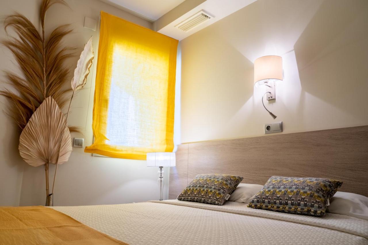 Apartamentos Vista Bella カルプ エクステリア 写真